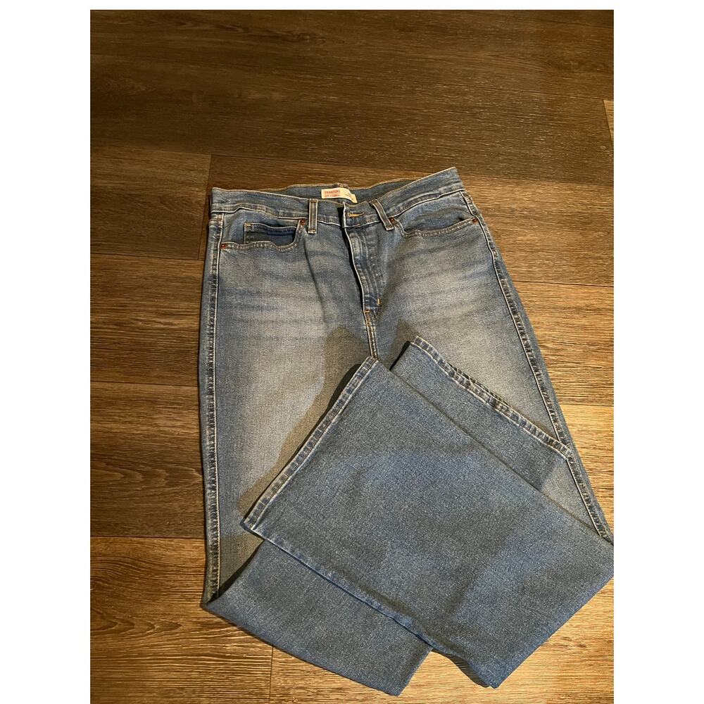 Levi Levi’s Signature Heritage, High-Rise Flair Womens 31
